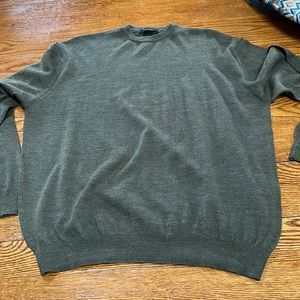 Murano Italia wool/acrylic blend men’s crew bracket sweater.  Olive green. XL.